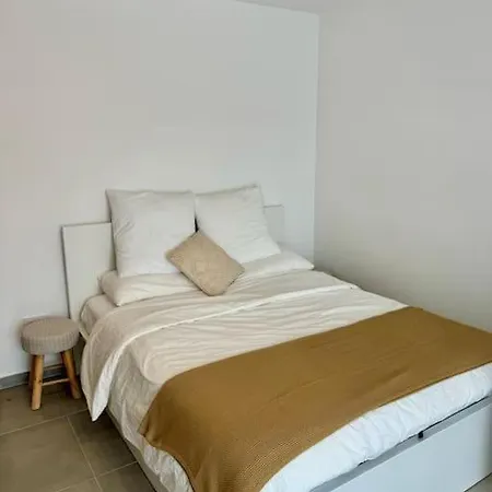 Newly Refurbished Modern * París
