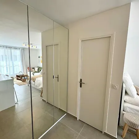 Newly Refurbished Modern París