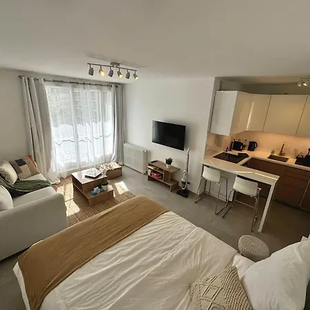 Newly Refurbished Modern Apartamento París