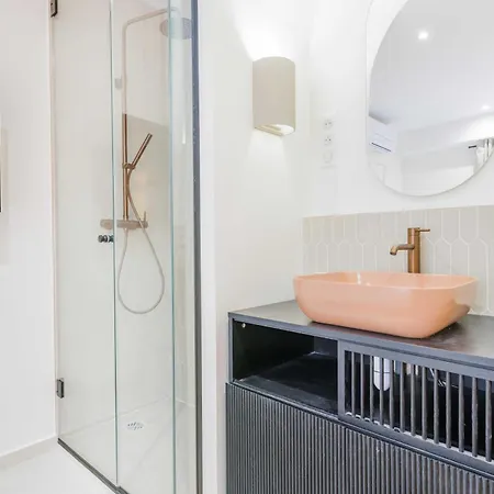 Cozy 2br-6p - Sacre-coeur - Montmartre Apartment
