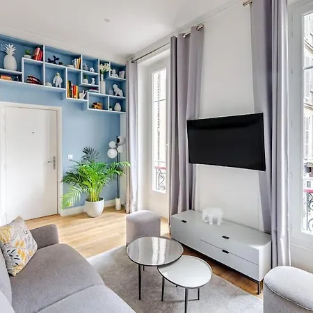 Newly Renovated Near La Madeleine Apartment Paris