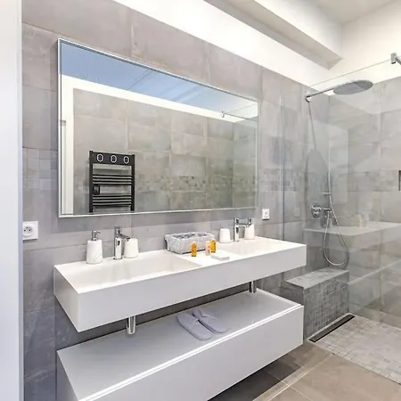 Apartment Newly Renovated Near La Madeleine *