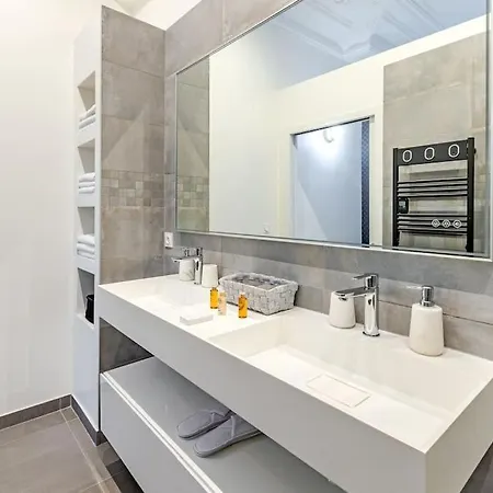 Newly Renovated Near La Madeleine Paris
