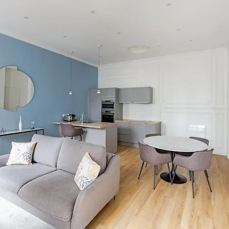 Newly Renovated Near La Madeleine * Paris