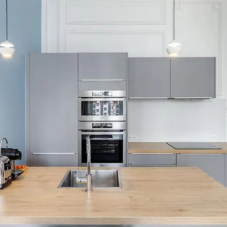 Newly Renovated Near La Madeleine Paris