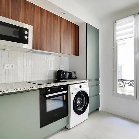 Pick A Flat's In Saint-martin - Rue Du Faubourg Saint-martin * Paris