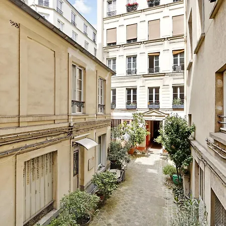 Pick A Flat's In Saint-martin - Rue Du Faubourg Saint-martin *
