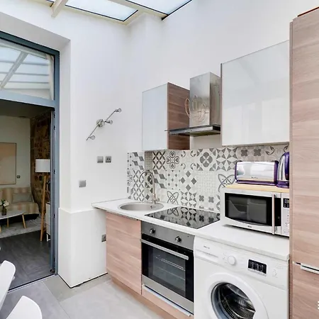 Charming Studio - 2p - Voltaire Apartment