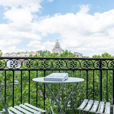 Montmartre - Avec Vue Sur Le Sacre-coeur