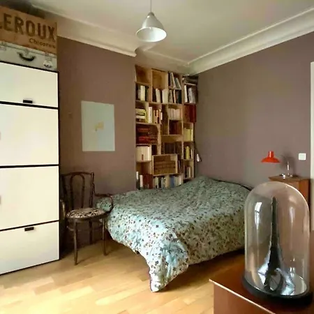 De Charme Pres Montmartre Apartment