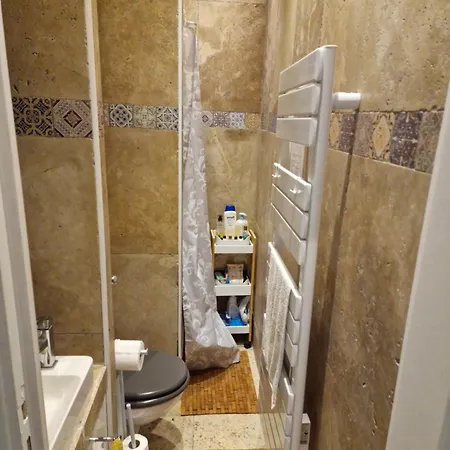 De Charme Champs Elysees Apartment