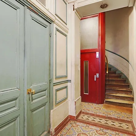 Apartment Ideally Located In The Heart Of