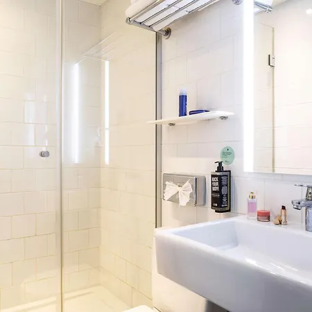 Ibis Styles 15 Lecourbe Hotel 3*
