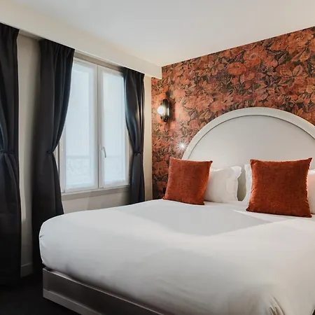 Opera Hotel 3*