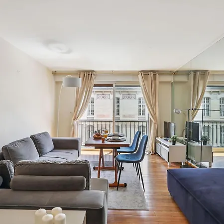 Apartment Trocadero & Arc De Triomphe With Balcony - Cityapartmentstay *