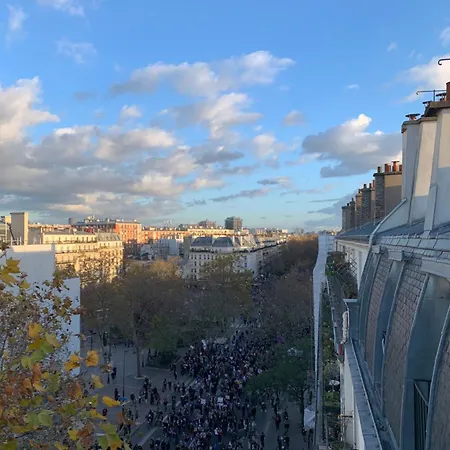 Lägenhet Magnifique Metro Voltaire Paris