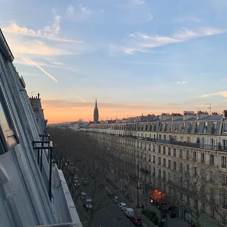 Lägenhet Magnifique Metro Voltaire