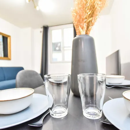 Cosy - 2p - Voltaire Apartmán *