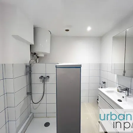 Appartamento Urban Flat 168 - Spacious 1-bedroom In *
