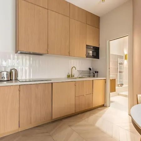 Elegant 4-star In - Apartment
