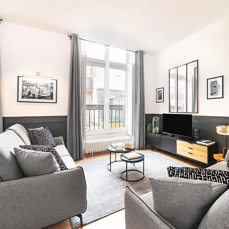 Livinparis Luxury Ac 3 Bedrooms Le Louvre Ii Apartment