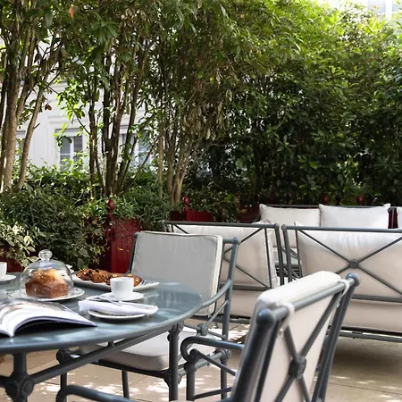 La Reserve & Hotel