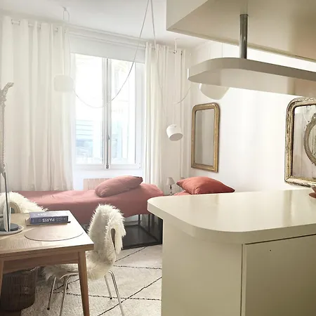 Climatise Pour 1 Ou 2 Personnes Au 109 Avenue Mozart 16 Apartment