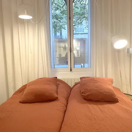 Climatise Pour 1 Ou 2 Personnes Au 109 Avenue Mozart 16 *