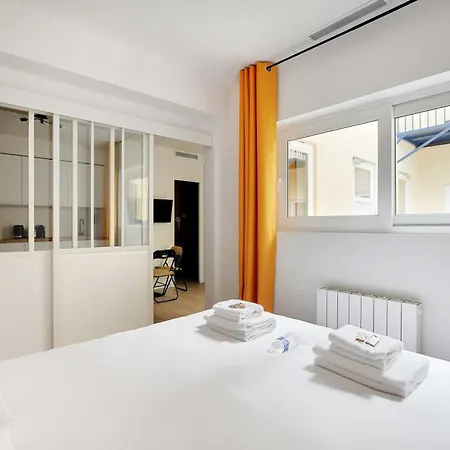 Republique Holiday home *