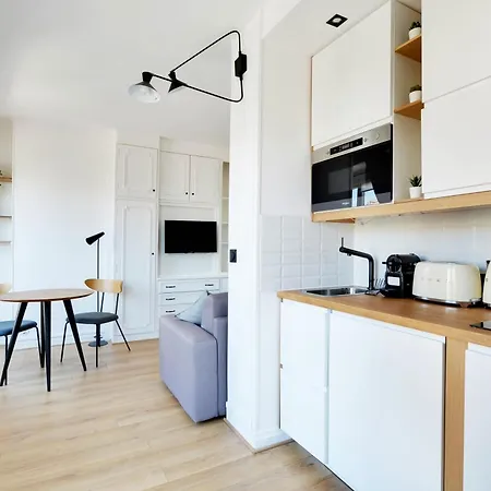Superb Bright Clichy Montmartre Parigi