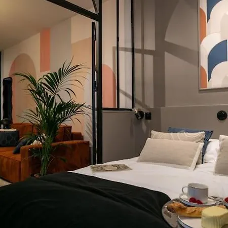 Apartment Sublimappartlamarquisepariscenter2bathr Paris