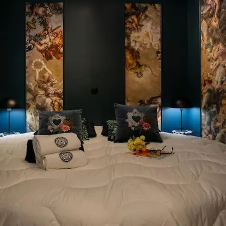 Apartment Sublimappartlamarquisepariscenter2bathr Paris