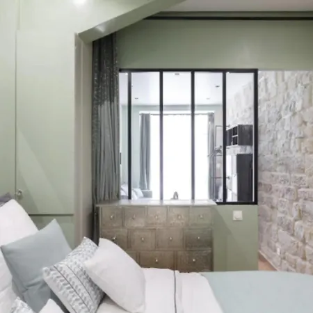 T2 With Wifi Near Montmartre Paris