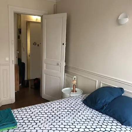 2 Pieces Lumineux Avec Balcon Filant Apartment Paris