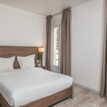 Hotel La Perle Montparnasse 2*