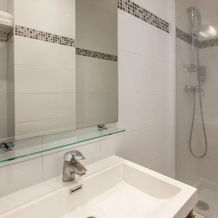 La Perle Montparnasse Hotel 2*