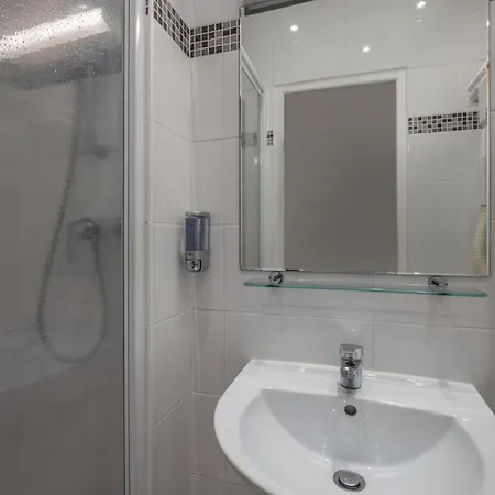 La Perle Montparnasse Hotel