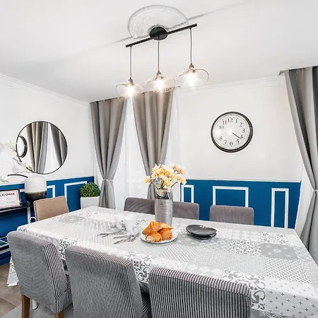 Apartment Manray House - Beautiful Three Bedroom Apartment- Center *
