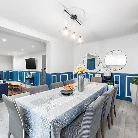 Apartment Manray House - Beautiful Three Bedroom Apartment- Center Paris