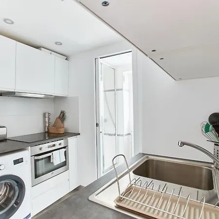 Montmartre & Sacre-coeur Basilica - 1br - Cityapartmentstay Parigi