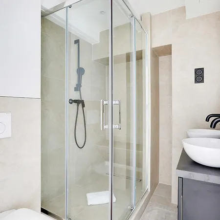 Cosy Ac Your Oasis Of Comfort Apartment