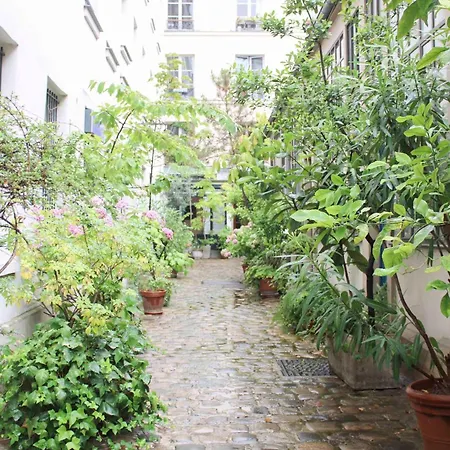 Charming 2-room In The Heart Of *