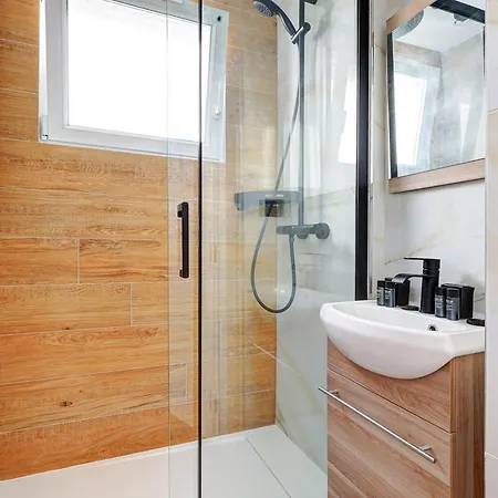 Sur Les Champs Elysees Apartment *