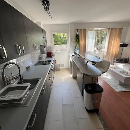 Saint Bernard Apartment Paris