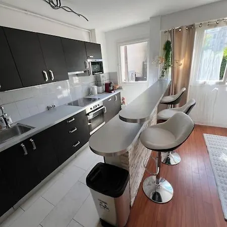 Apartment Saint Bernard Paris