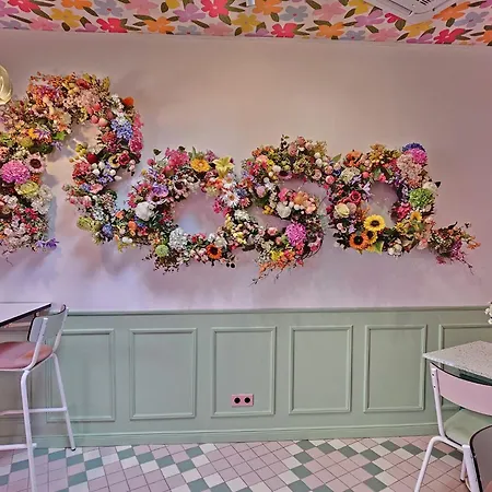 La Petite Rosa Paris
