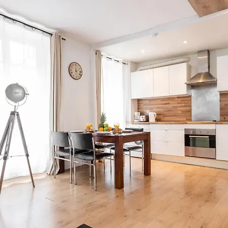 Apartamento Eiffel Tower & Champ De Mars - Cityapartmentstay