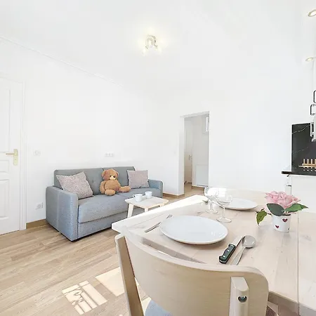 122 - Luxueux Pied-a-terre Parisien Paris