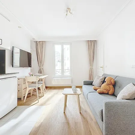 122 - Luxueux Pied-a-terre Parisien Paris
