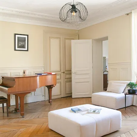 Apartment Typical Haussmannien With Eiffel Tower View - Bm68 *
